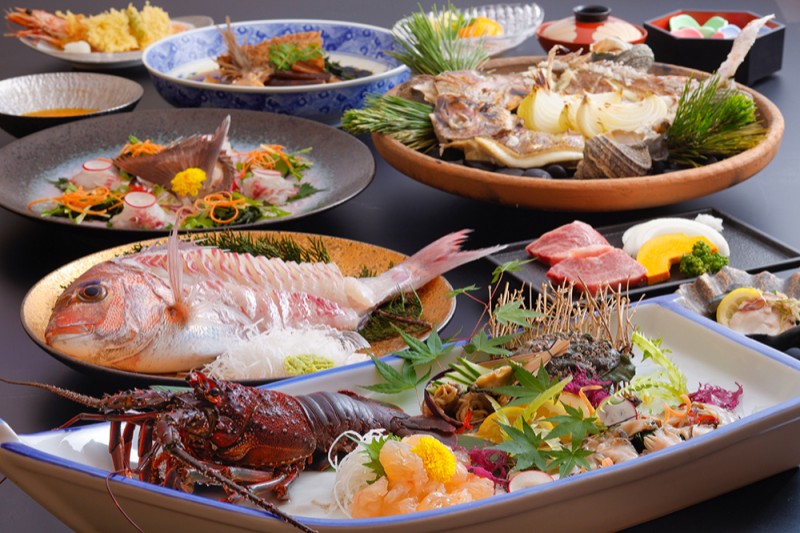 画像:鯛活造りと伊勢海老コース